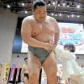 負けないぞ！　子どもたちが元力士と相撲体験　埼玉