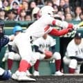【センバツ】智弁学園が２イニング連続得点　今大会チーム初のスクイズ　大阪桐蔭の背中が徐々に