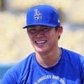 山本由伸がロッカーで「邪悪な笑顔」　球団カメラマン公開…“大物”からサイン要求