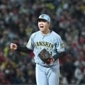 阪神　先発の村上は７回３安打１失点で今季初勝利の権利　小園に適時打を浴びるも最少失点で１０９球の粘投