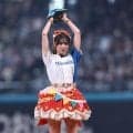 「超ときめき♡宣伝部」坂井仁香が始球式　左腕から投球も「キャーッ！」　打席の清宮の背後を転がって通過「ギリギリ届かなくて。でも、すごく楽しかった」