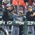 阪神・モレッタ照れた　藤川監督が取材乱入「おめでとう」　九回３人斬り「諦めない結果が形になった」来日初勝利