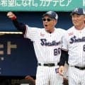 ヤクルトが歴史的大逆転勝利！開幕３カード連続勝ち越しの快進撃！５点を追う七回に１死も奪われず７得点の猛攻　池山監督が狂喜乱舞　神宮球場が騒然