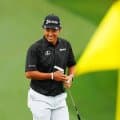 松山英樹がオーガスタで調整開始 練習グリーンで使うアライメントスティックの狙いは