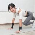 プランクしてトコトコ歩くと…腹筋への刺激大！お腹の引き締めトレーニング（2種）