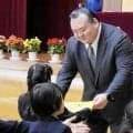 大相撲ひよの山は「黄色いペンギン」元宝富士がランドセルカバー寄贈で「もっと知ってほしい」