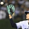 【西武】日本人最速左腕の羽田慎之介が注目集めそうな「健康チャンネル」グラブでマウンドへ