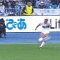 「まじで最強」鈴木優磨、曲がって落ちる高精度ピンポイントクロスで神アシスト「すごいところ見えてたな」「やっぱりバケモン」