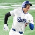 大谷翔平　第４打席でヒヤリ続出　捕手の一塁牽制球があわや頭部へ→キンブレルがタイムに気づかずモーションへ　まさかのシーン連発後、右飛に倒れる