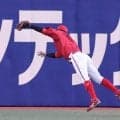 広島・大盛が飛んだ！スーパーキャッチでチーム救う　今季ビジター初勝利を目指し試合は後半へ