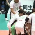 身長187センチの選手を“高い高い” 男子バレーで衝撃光景 試合を決めた歓喜の瞬間にアリーナも興奮