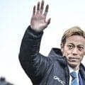 ｢オーラ半端ない｣現役復帰の本田圭佑、世界的レジェンド戦に向けたジャカルタ到着での“圧倒的スター姿”にファン熱狂｢まじカッコいい｣
