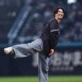 男性２人組歌謡グループ「風輪」がファーストピッチ　東海大四高出身の翔司はワンバン投球に苦笑「赤っ恥をかきました」