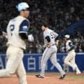 巨人　四回に失策が絡んで３失点　解説者「慌てましたね。ゲッツーを取れた」と判断ミスも指摘　直後に先発・井上がオスナに３ラン被弾
