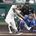 阪神・近本　今季初の決勝打　お立ち台で白い歯キラリ「今年もこの場に立ててうれしく思います」