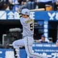 【阪神】試合開始５分で先制！　近本光司＆中野拓夢「チカナカ」連打でいきなり好機演出