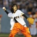 巨人戦　群馬県出身の井森美幸が始球式「２００球近く」練習もあと少しの悔しいワンバン投球　「調整失敗（笑）」