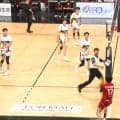 「すごい技を…」男子バレー、リベロが執念の“ゼロ角度”返球 アリーナ喝采
