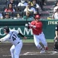 広島が初回に２３イニングぶり得点　４番・坂倉が村上から先制の中前適時打　