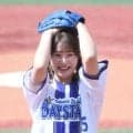 都玲華「ダフり引っかけＯＢみたいな」始球式　自己採点「５点」悔しい結果に「やり直したい。今から投げる練習行きます」