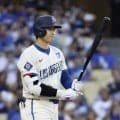 大谷翔平　冷静に四球選んで２打席連続出塁　鈴木誠也にジェスチャー送る→顔をそむけられるシーンも