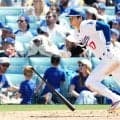 大谷翔平、爆速二塁打後に笑顔　鈴木誠也にアピール“無視”されるも…めげずに「バーン」