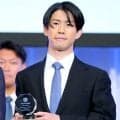 【スノーアワード】スーツ姿におおっ！　モーグルの堀島行真「充実したシーズン」…五輪でメダル２個獲得、優秀選手賞を受賞