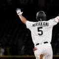 「おい、寝てる場合じゃないぞ！」村上宗隆、深夜に飛び出した12号逆転3ランに地元局も“大興奮”…「今のムラカミはマジで現実離れしててヤバい！」