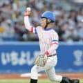 ヤクルト戦　ＴＩＭのゴルゴ松本とレッド吉田が始球式に登場　「命」に場内沸く
