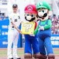 【ロッテ】ソトがマリオ、ルイージとともに「ハテナブロック」塁ベースの贈呈式に参加