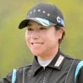 驚異の８連続バーディー奪取！　岡山絵里がツアー記録に並ぶ　通算２勝の２９歳が首位を走る