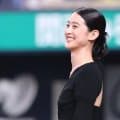 腹筋バキバキ…170cm美女モデルは「全てが美しい」　明かした始球式“大役”の衝撃事実