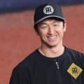 左手首骨折の近本「別に気にしなくていい」死球を当てた広島・高からの謝罪を受けて返答を明かす