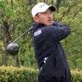 第２Ｒは雷雲接近のため順延　平本世中暫定トップ　岩崎亜久竜２差２位　石川遼は４１位で残り４ホール 　