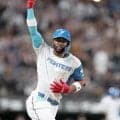 日本ハム・カストロが逆転の3ラン