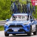 【ジロ・デ・イタリア開幕まであと6日】よく見る青い車ってなに？頼れるシマノ・ニュートラルサポートとは