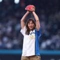 「ちょっとやり直したい」　藤本美貴がエスコンで始球式　ノーバンならず転がってミットへ「遠かったです」と悔しげ