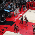ラプターズが接戦を制しカンファレンス準決勝へ前進…バレットの劇的3Pにハリバートンが反応、「見覚えがある」