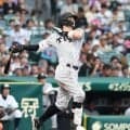 阪神・佐藤輝明の衝撃弾にレジェンド解説者も驚き　打球速度１８７キロの弾丸打球が右翼席へ　リーグトップ８号ソロ