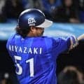 ＤｅＮＡ・宮崎が今季両リーグ初「５打数５安打」　五回は見事な内角さばきでソロ→３７歳の技術にファンも騒然「芸術レベル」「いつ衰えるの？」