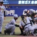 【阪神】大山悠輔、一塁守備でひやり…走者の手が顔にぶつかりしゃがみ込むも治療後プレー再開