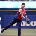 【バレー】ドアラが背伸び!?　184cm山田二千華、ノーバン始球式での衝撃２ショットを披露