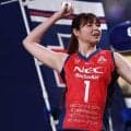 184cmの女子アスリートが「かわいい」　豪快にど真ん中へ一投…地元大歓声「さすが肩強い」