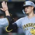 佐藤輝明、衝撃弾で“猛クレーム”「早く海を渡れ」　異次元の打球に困惑「この打ち方でなぜ!?」