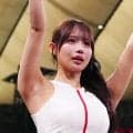 ラウンドガールで話題の29歳が「超絶かわいい」黒色ビキニの大胆ショットが「スタイル抜群」