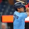 岡本和真、2試合ぶり10号　移籍1年目で2桁到達…逆方向弾に敵地騒然、35試合で驚愕ペース