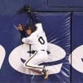 【オリックス】渡部遼人がフェンス激突　一時は守備に戻るも、代打送られ交代