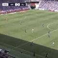 Jリーグで“GKがアシスト”の珍事！波多野豪の60mフィードに「めっちゃいいキック」「まさに電光石火」ファン大興奮