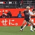 「吹っ飛ばした！」鈴木優磨の“激しくもフェアな”重戦車チャージに騒然！「容赦なし」「何でもできるな」戸田和幸も絶賛のボール奪取