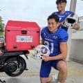 地元アメフトチームを応援　兵庫・尼崎の郵便局がバイクにステッカー